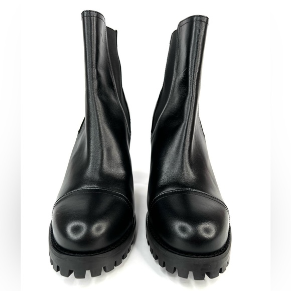 Stuart Weitzman Wenda Chelsea Lugged Ankle Leather Booties US 9.5 - EU 40 - Picture 3 of 10